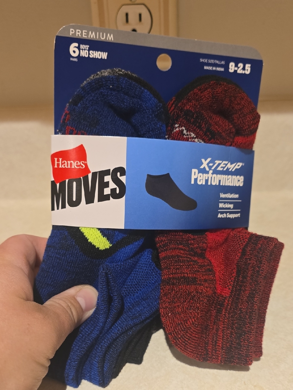 Hanes Moves Performance Boys 6 Pairs Socks For Shoe Size 9-2.5